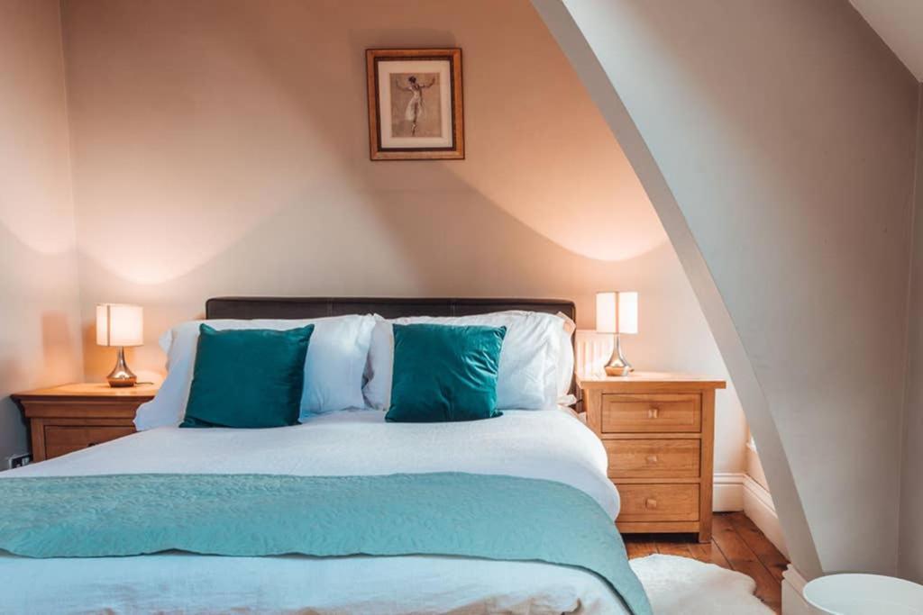 Holiday home The Vestry - Chapel Retreat With Hot Tub Haworth